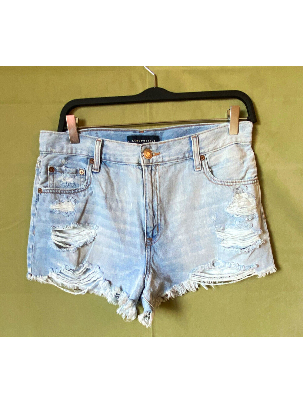 Aéropostale Vintage High Rise Shorty Women's Size 6 Light Wash Cut Off Shorts